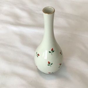 1970-80 vintage otagiri porcelain bud vase with roses & gold trim used cond.